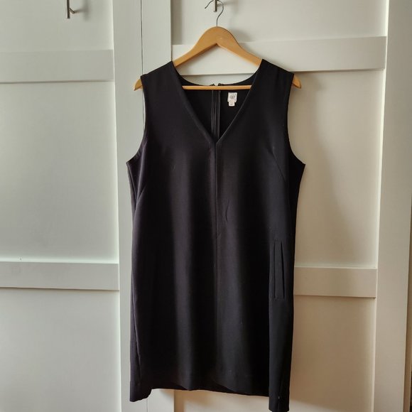 Gap black dress with pockets - Picture 2 of 5